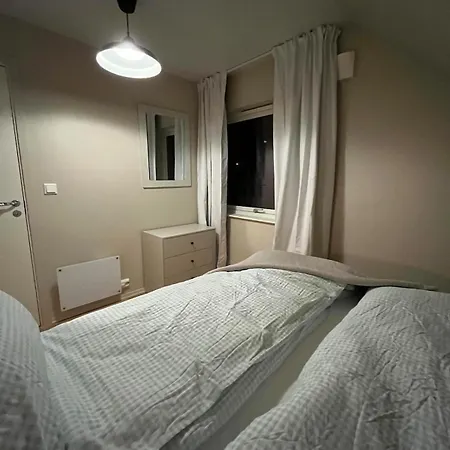 Cozy Top-floor With Arctic Cathedral View *