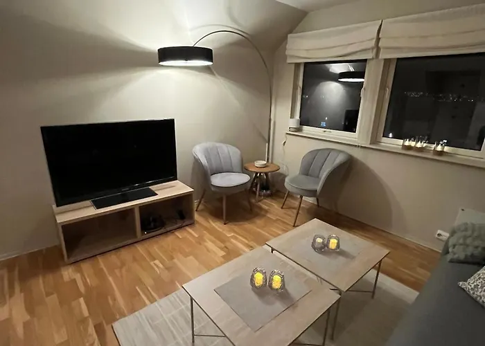 Cozy Top-floor With Arctic Cathedral View Leilighet
